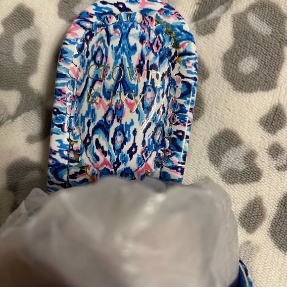 Crown and ivy thong sandles size 9.5 - Picture 5 of 6